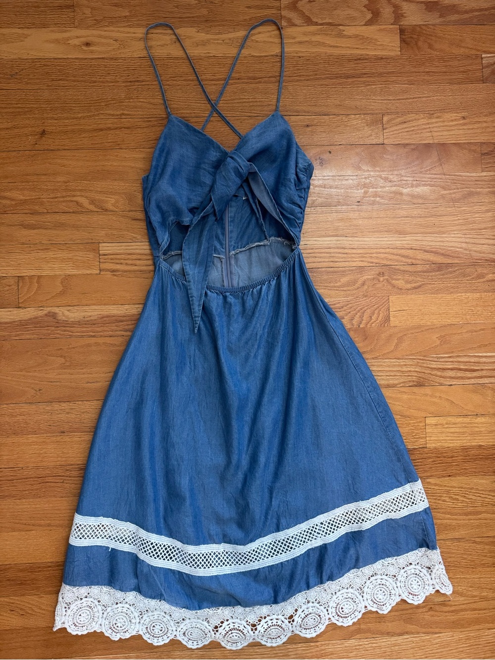 Lovers + Friends Cut Out Tie Front Midi Dress Women’s XS Embroidered Lace